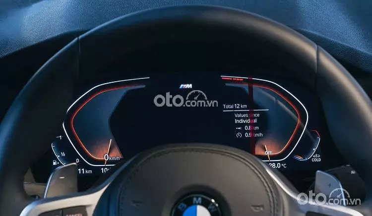 bảng đồng hồ kỹ thuật số trên xe BMW X4 2022.