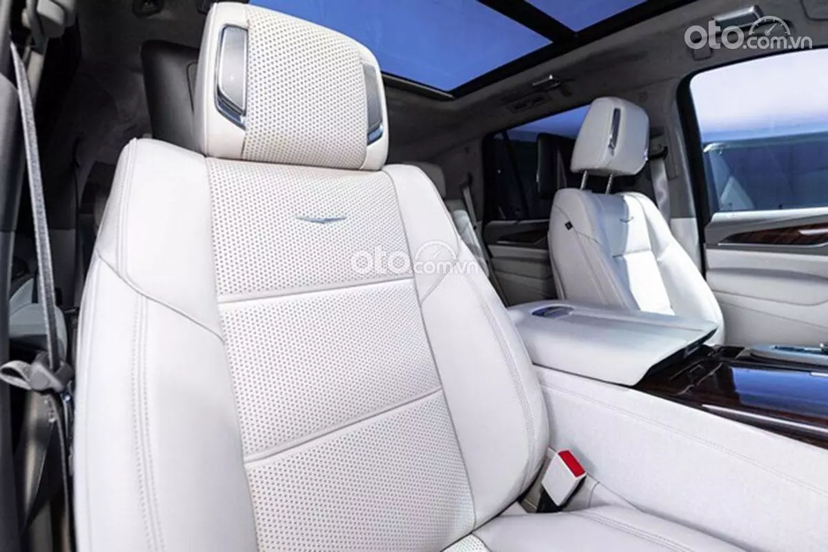 tủ lạnh mini trên xe Cadillac Escalade 2021. tủ lạnh mini trên xe Cadillac Escalade 2021