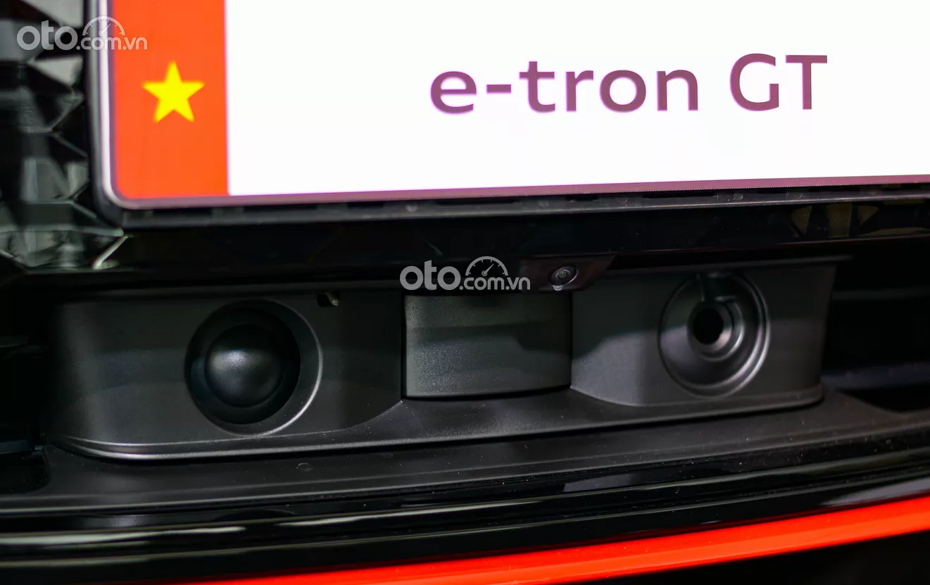 cản va trước Audi e-tron GT.