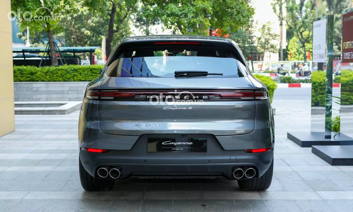 Đuôi xe Porsche Cayenne.