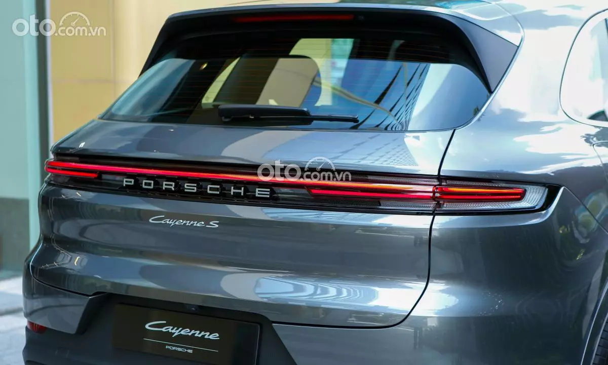 Đèn hậu xe Porsche Cayenne.