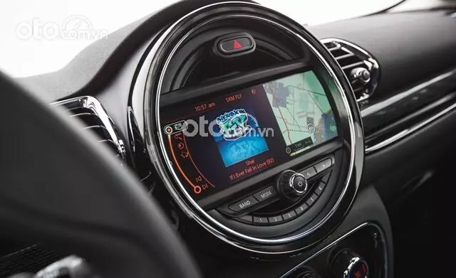 màn hình giải trí Clubman.