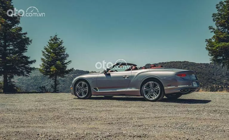 hông xe Bentley Continental.