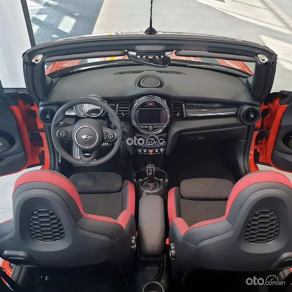 khoang cabin MINI Convertible 2021.
