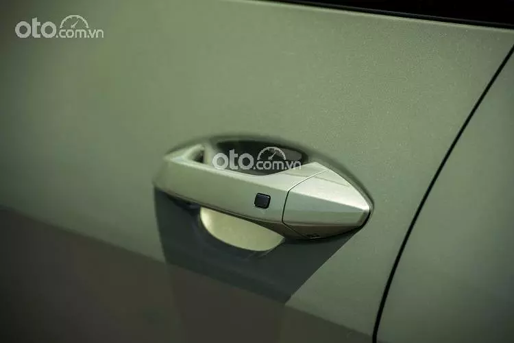 tay nắm cửa xe KIA Sportage 2022.