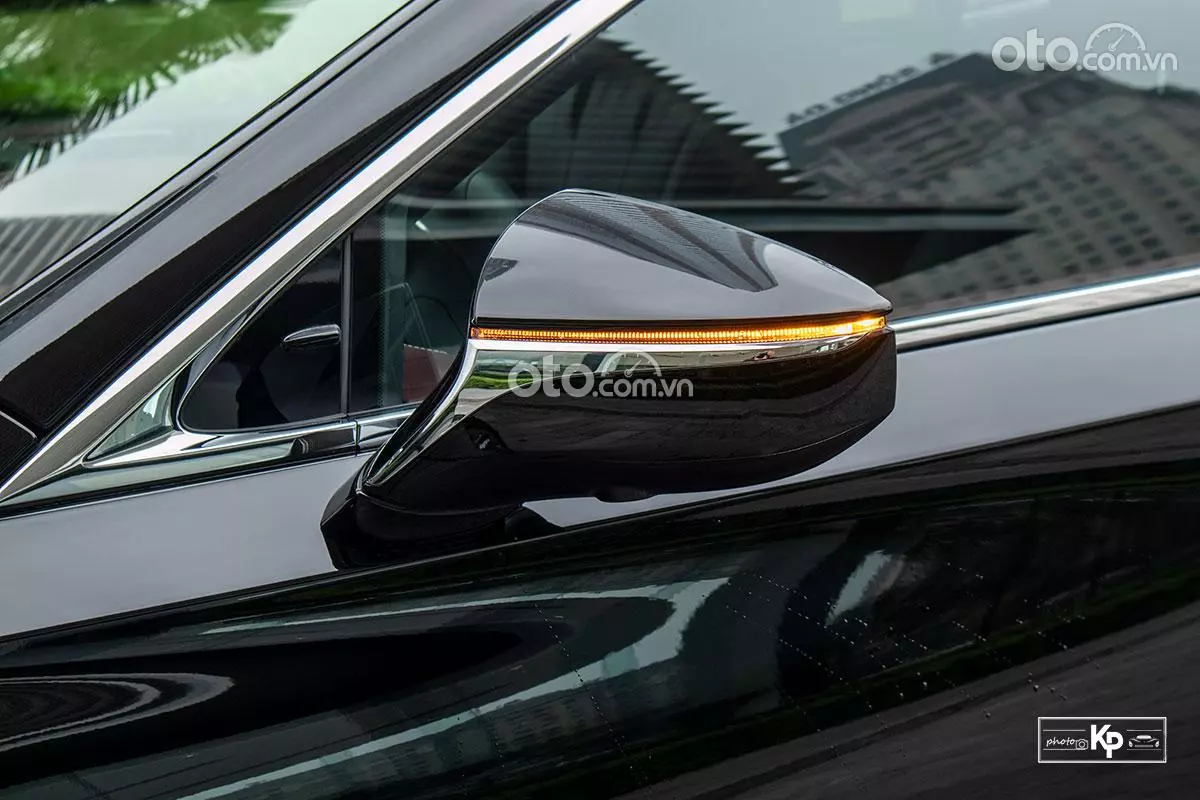 Ngoại thất Lexus LS 2021 mới nhất5.