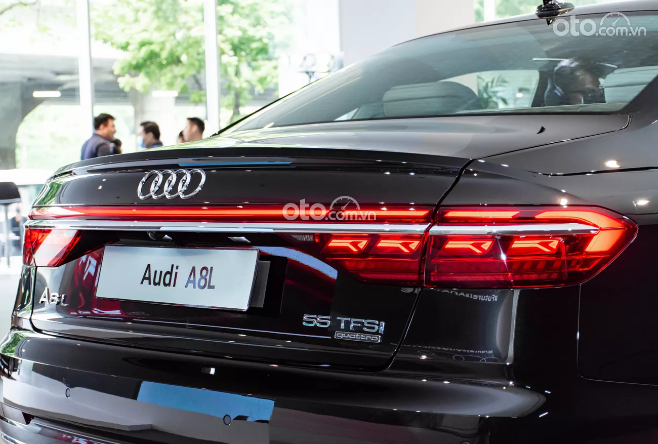 Đèn hậu xe Audi A8 2022.