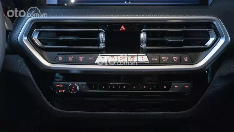 hệ thống điều hòa trên xe BMW X4 2022.