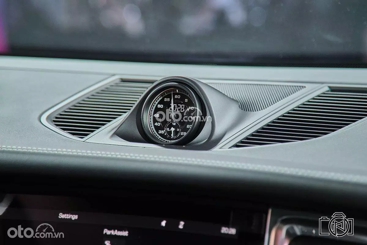 Trang bị trên Porsche Macan 2022.