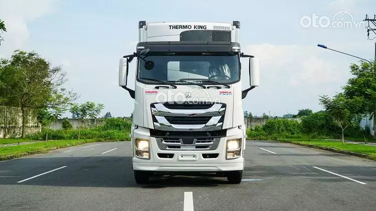 Ngoại thất Isuzu VM GINGA 370 thùng đông lạnh1.