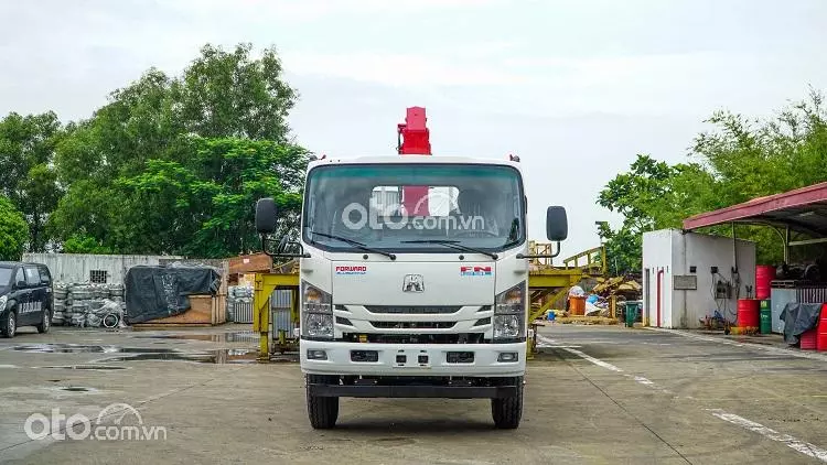 Ngoại thất Isuzu VM FN129L4 tải lắp cẩu.