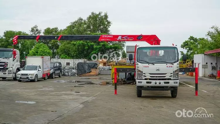 Ngoại thất Isuzu VM FN129L4 tải lắp cẩu2.
