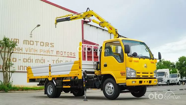  Isuzu NK490LL9 tải lắp cẩu.