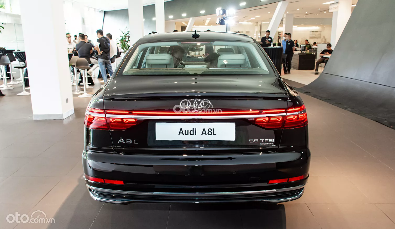 Đuôi xe Audi A8 2022.