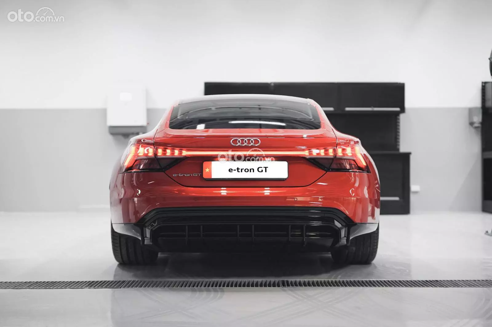 Đuôi xe Audi e-tron GT.