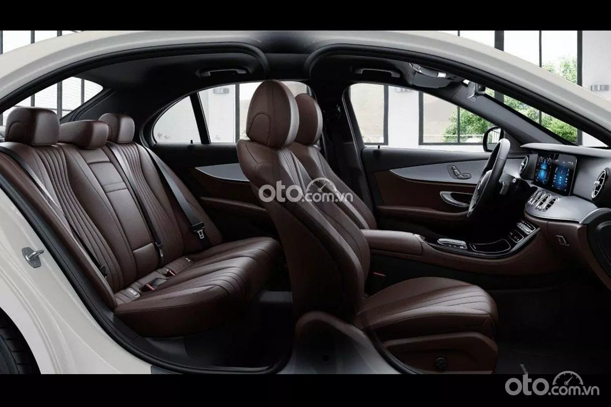 Nội thất Mercedes-Benz E180 2021.1.