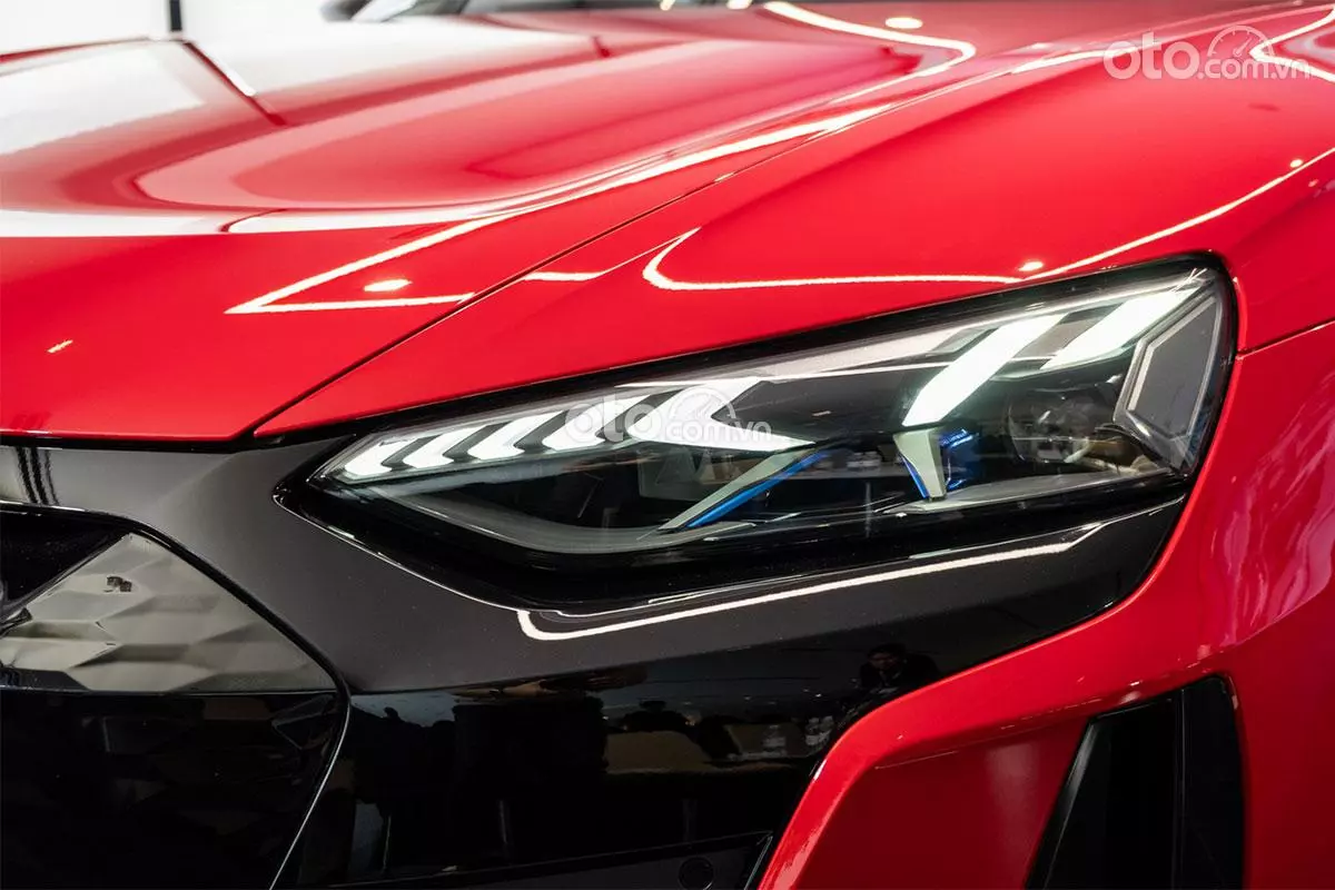Đèn chiếu sáng trước Audi e-tron GT.