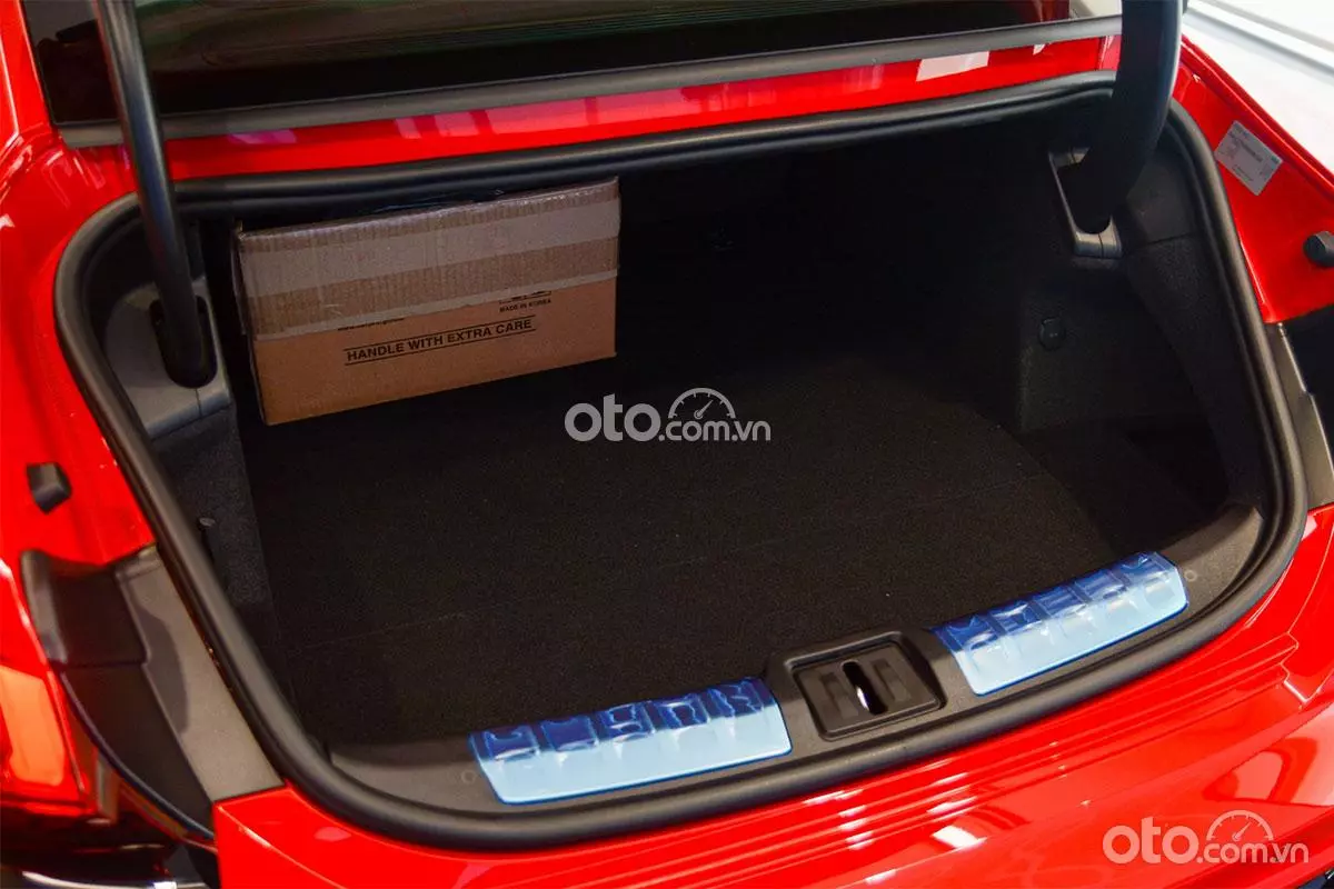 Khoang hành lý phía sau của Audi e-tron GT .