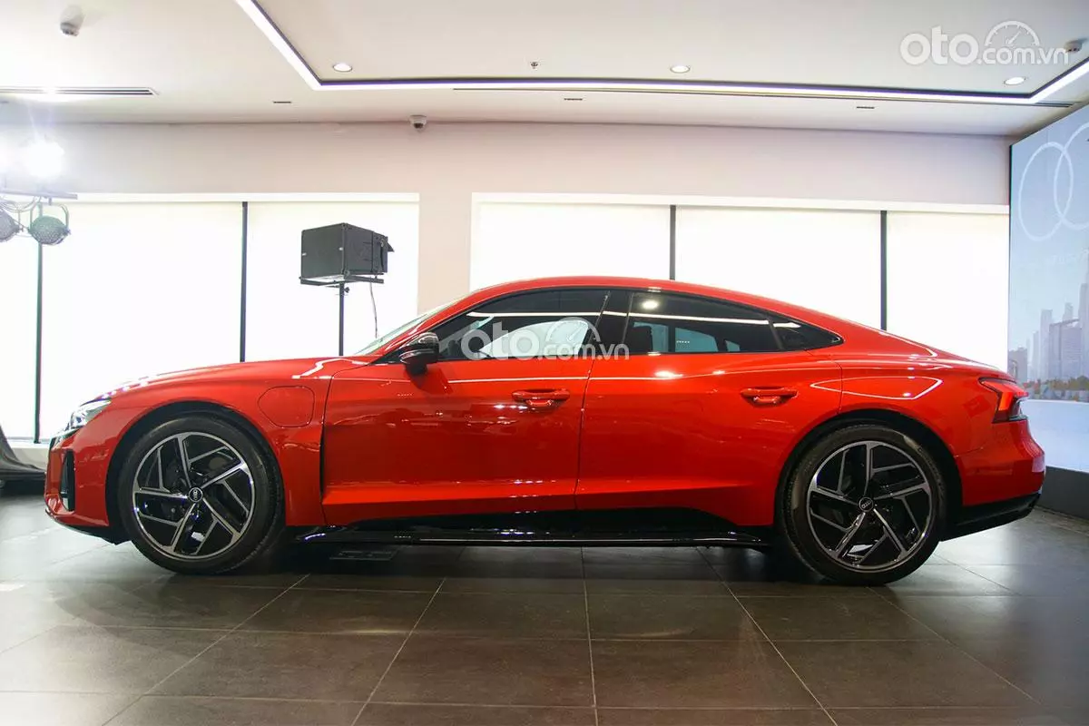 Thân xe Audi e-tron GT.