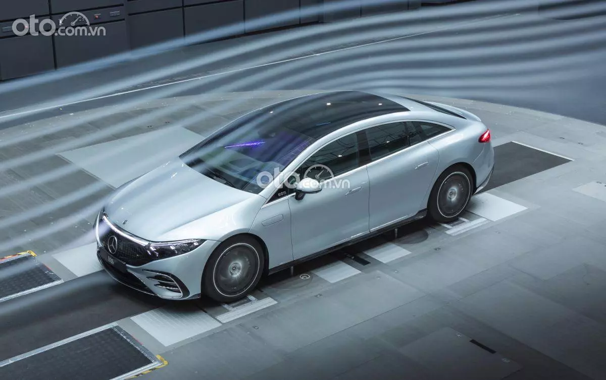 giá xe Mercedes-Benz EQS.