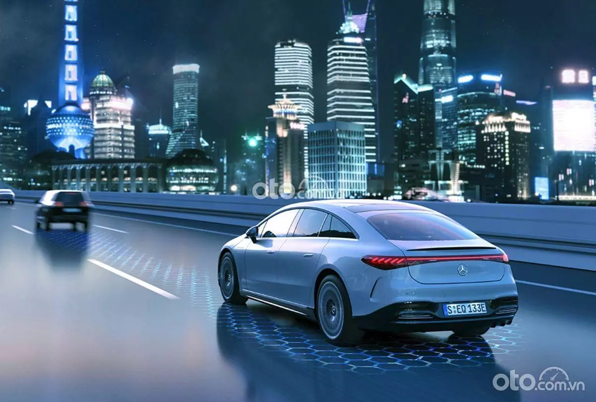 Giá lăn bánh Mercedes-Benz EQS 2022 bao nhiêu.