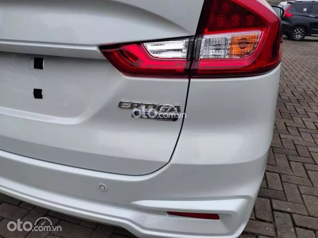 Đèn hậu xe Suzuki Hybrid Ertiga 2022.