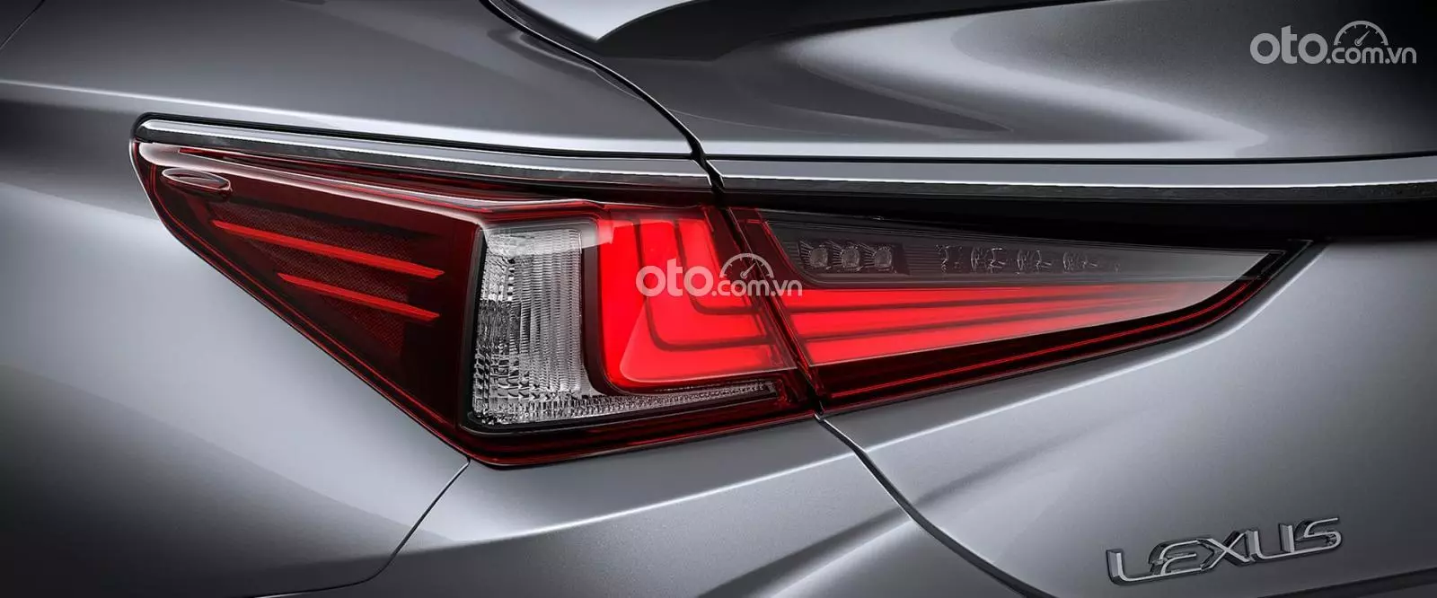 đèn hậu xe Lexus ES 250.