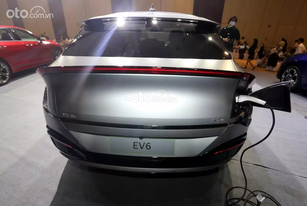cổng sạc xe KIA EV6 2022.