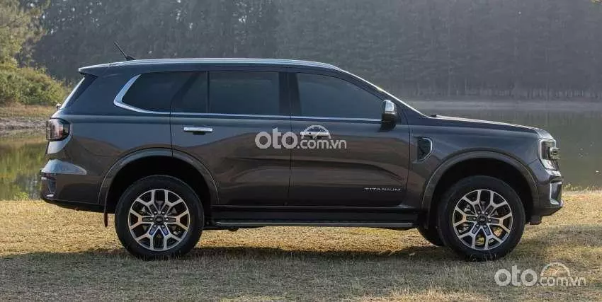 thân xe Ford Everest 2022.