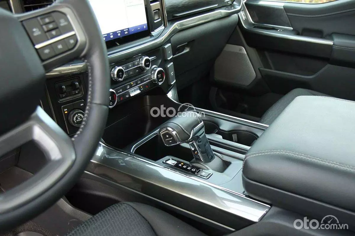 cần số xe Ford F-150 2021.