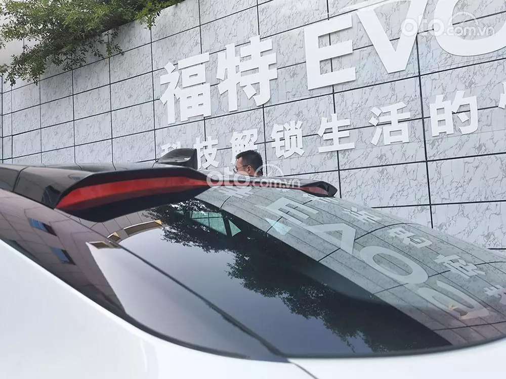 cánh lướt gió xe Ford Evos 2022.