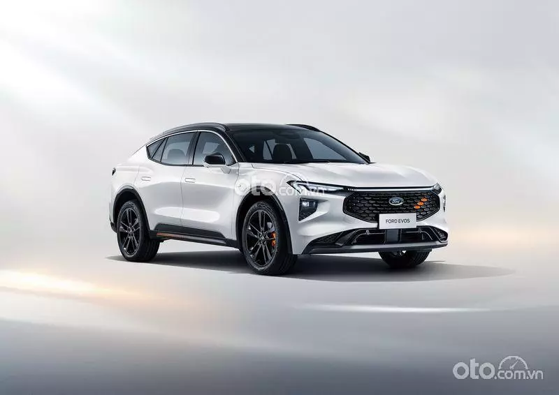 Giá lăn bánh xe Ford Evos 2022.