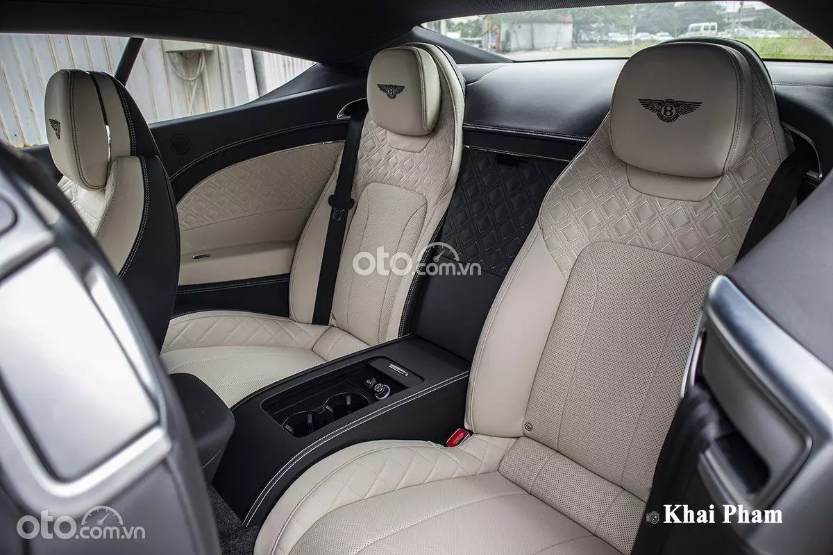ghế sau xe Bentley Continental 2021-2022