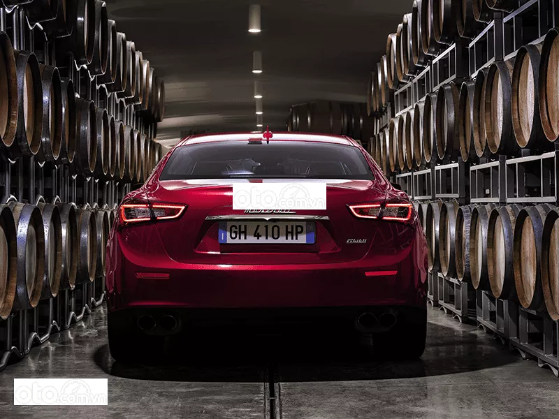 đuôi xe Maserati Ghibli 2021.