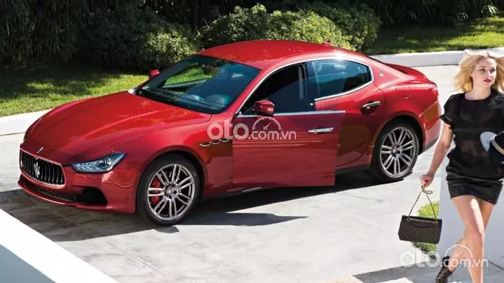 Giá xe Maserati Ghibli.