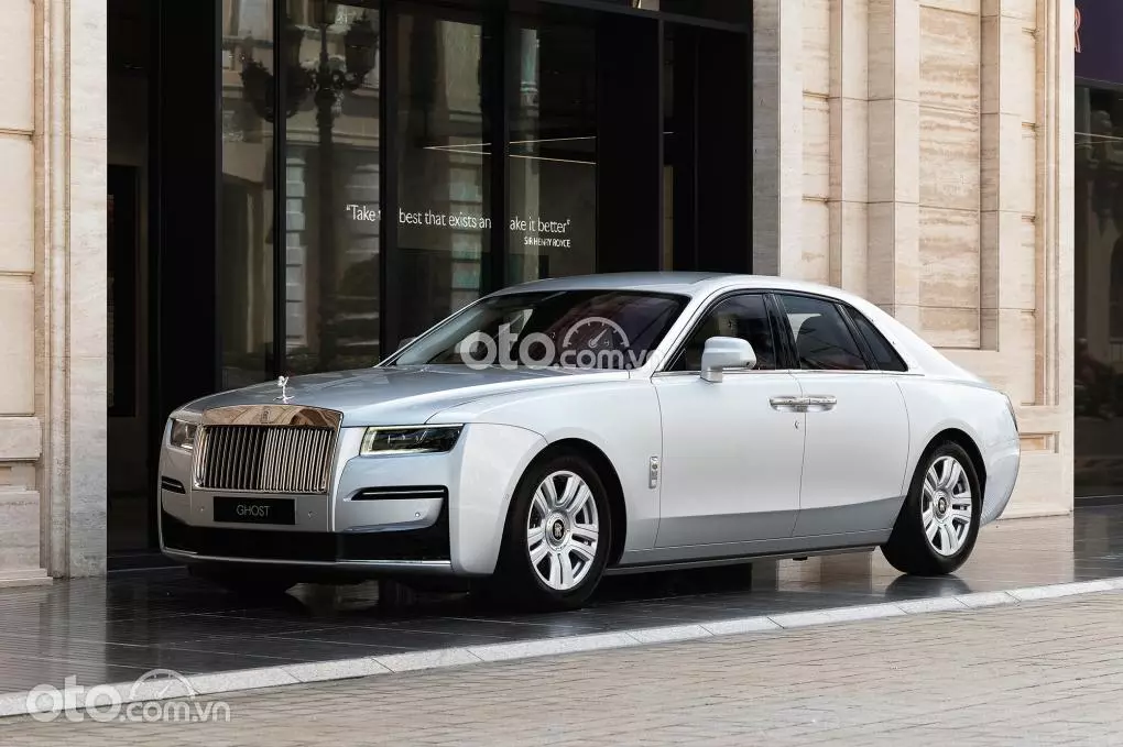 Giá xe Rolls Royce Ghost tháng 3/2022.