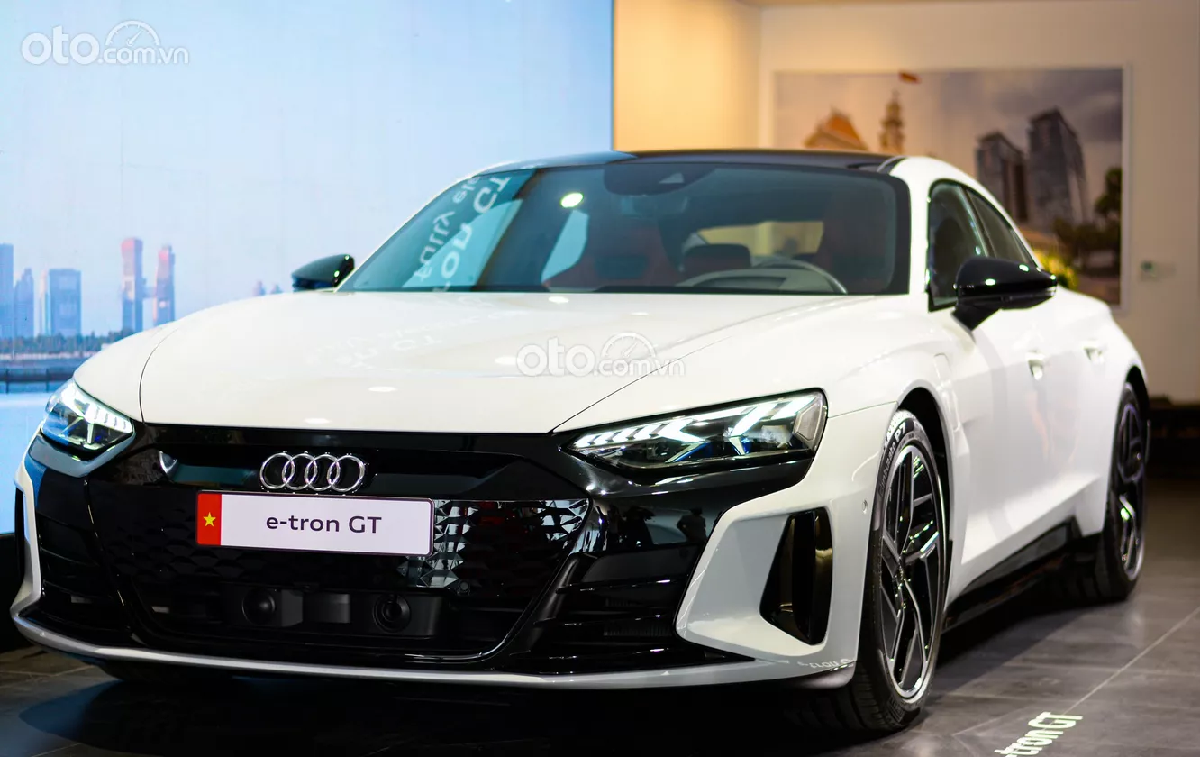 Giá xe Audi e-tron GT 2022.