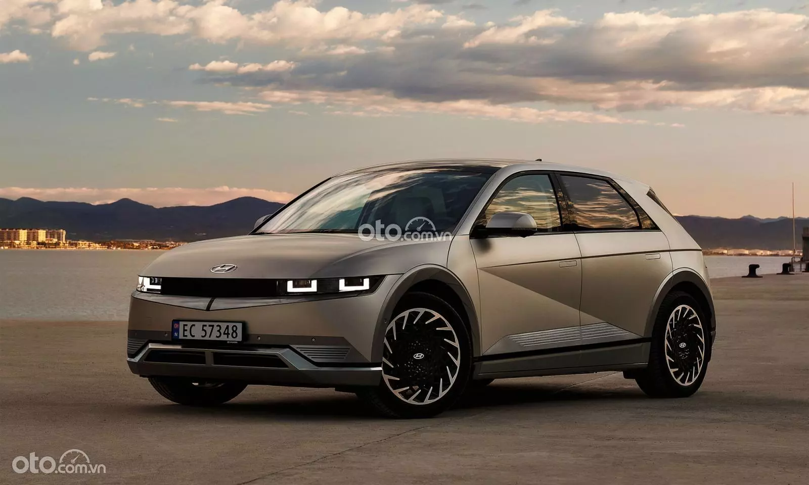 giá xe Hyundai Ioniq 2022..