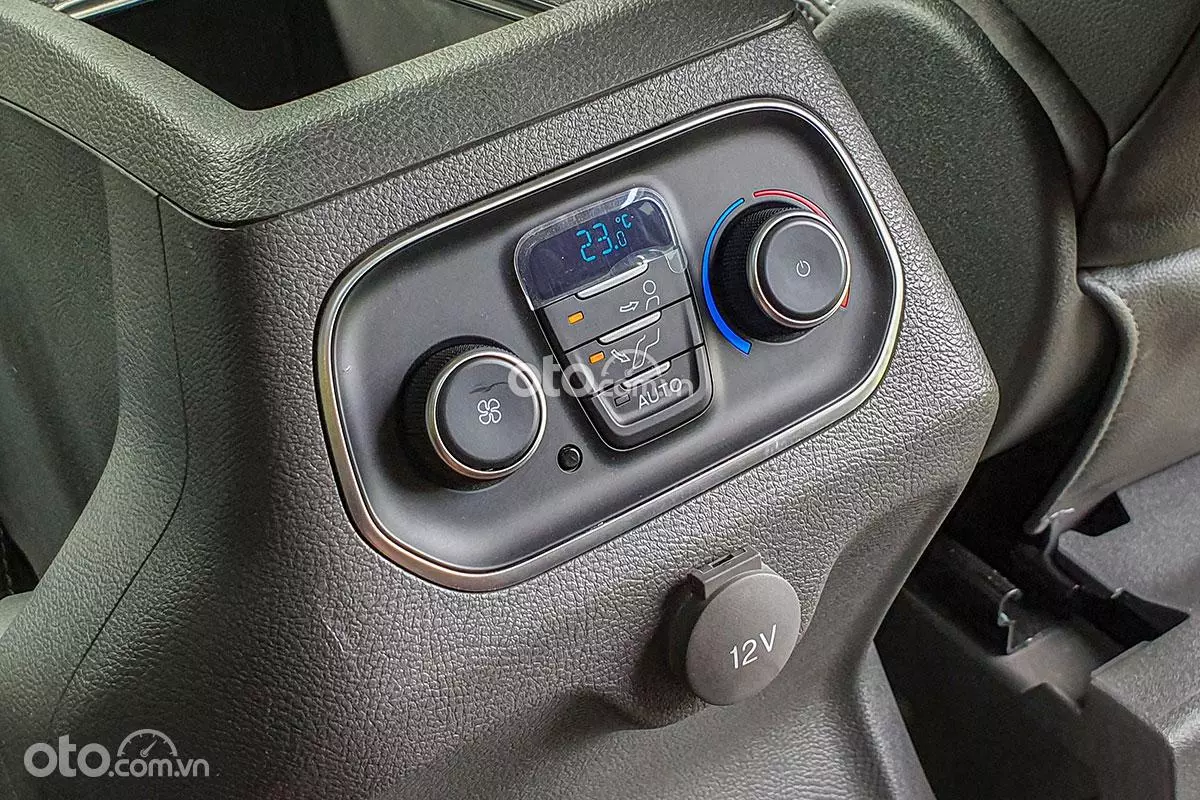 Nội thất Ford Tourneo - Ảnh 6.