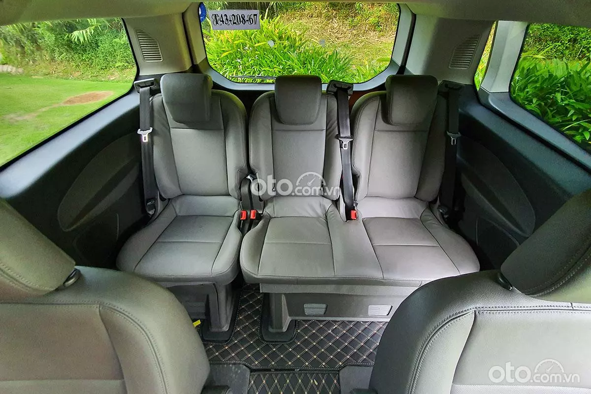 Nội thất Ford Tourneo - Ảnh 5.