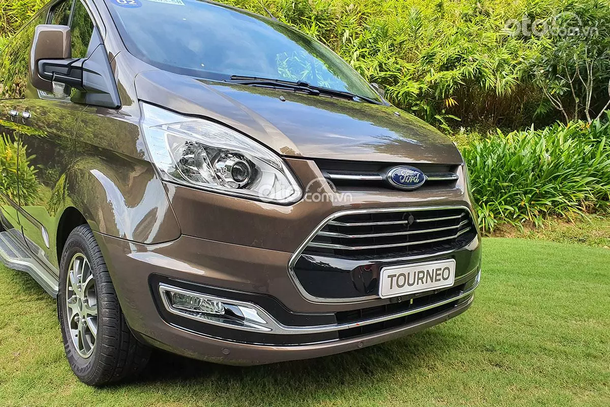 Ngoại thất Ford Tourneo - Ảnh 1.