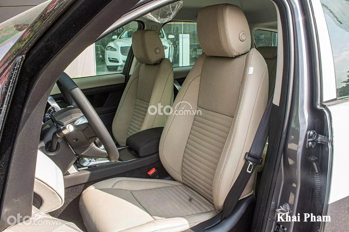 Nội thất xe Land Rover Discovery Sport 1.