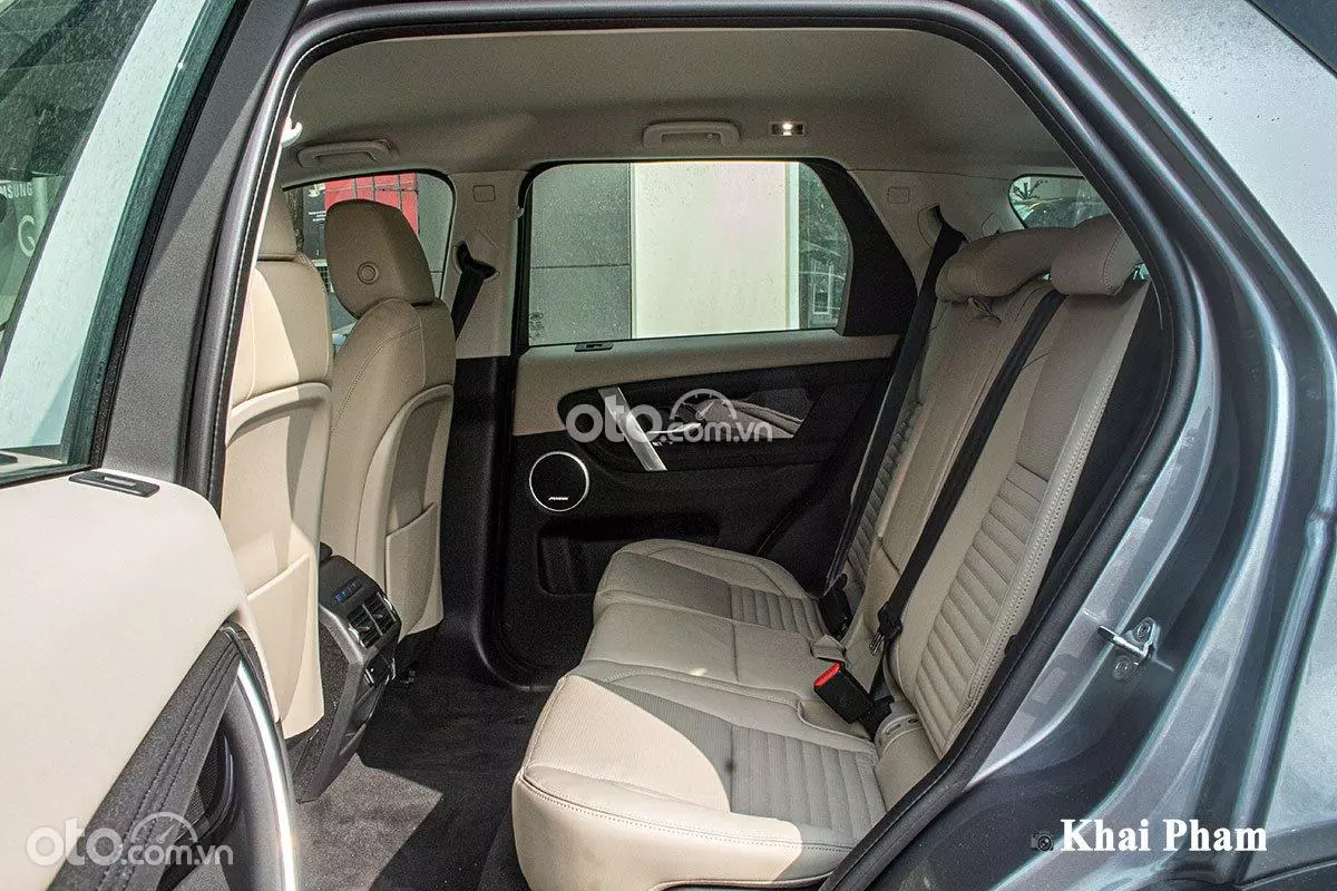 Nội thất xe Land Rover Discovery Sport 2.