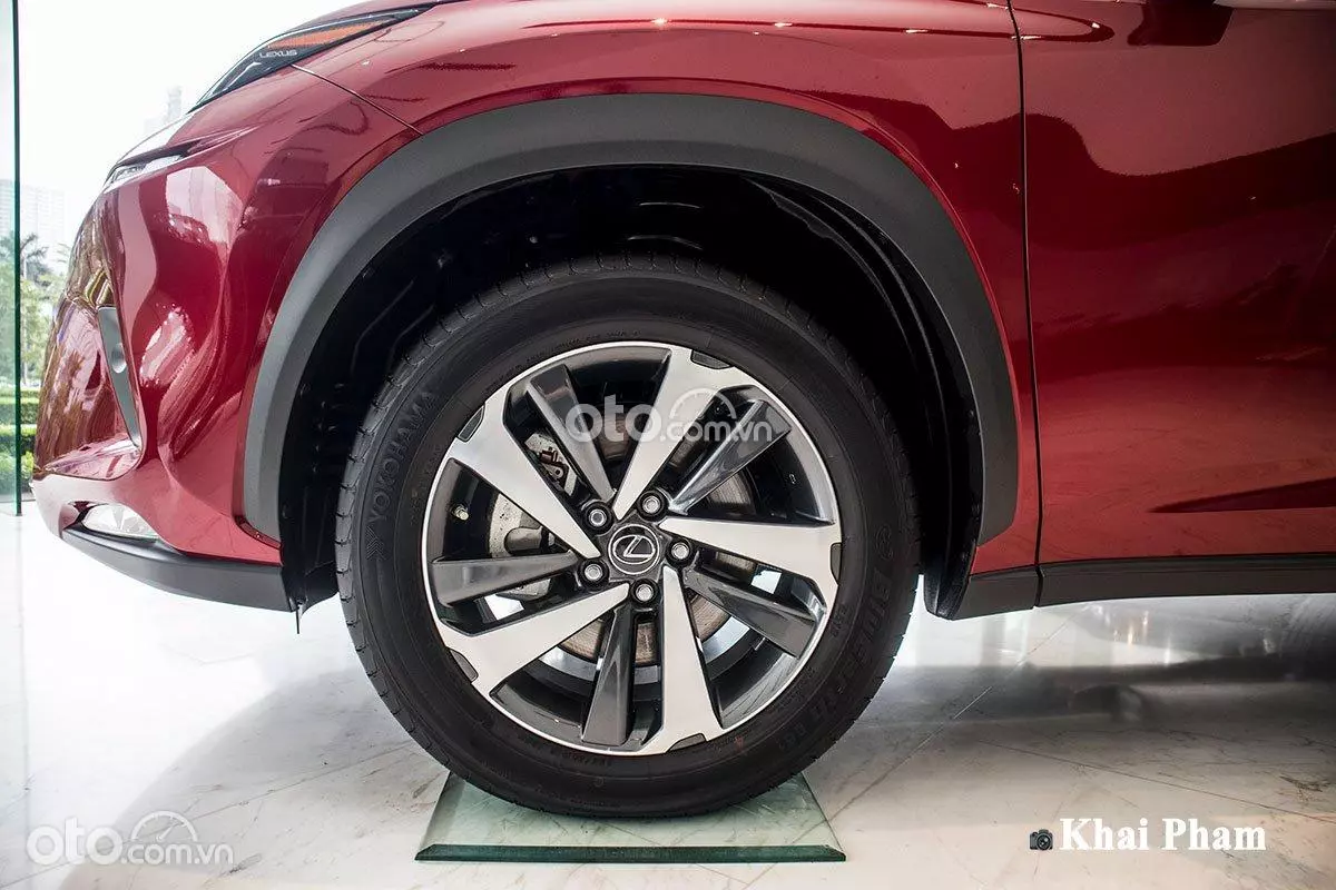 Thiết kế thân xe Lexus NX 1.