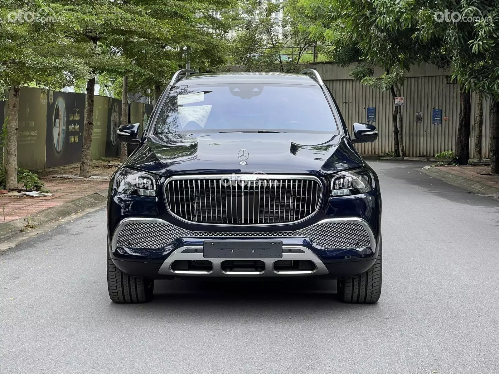 đầu xe Mercedes-Maybach GLS 480 4Matic.