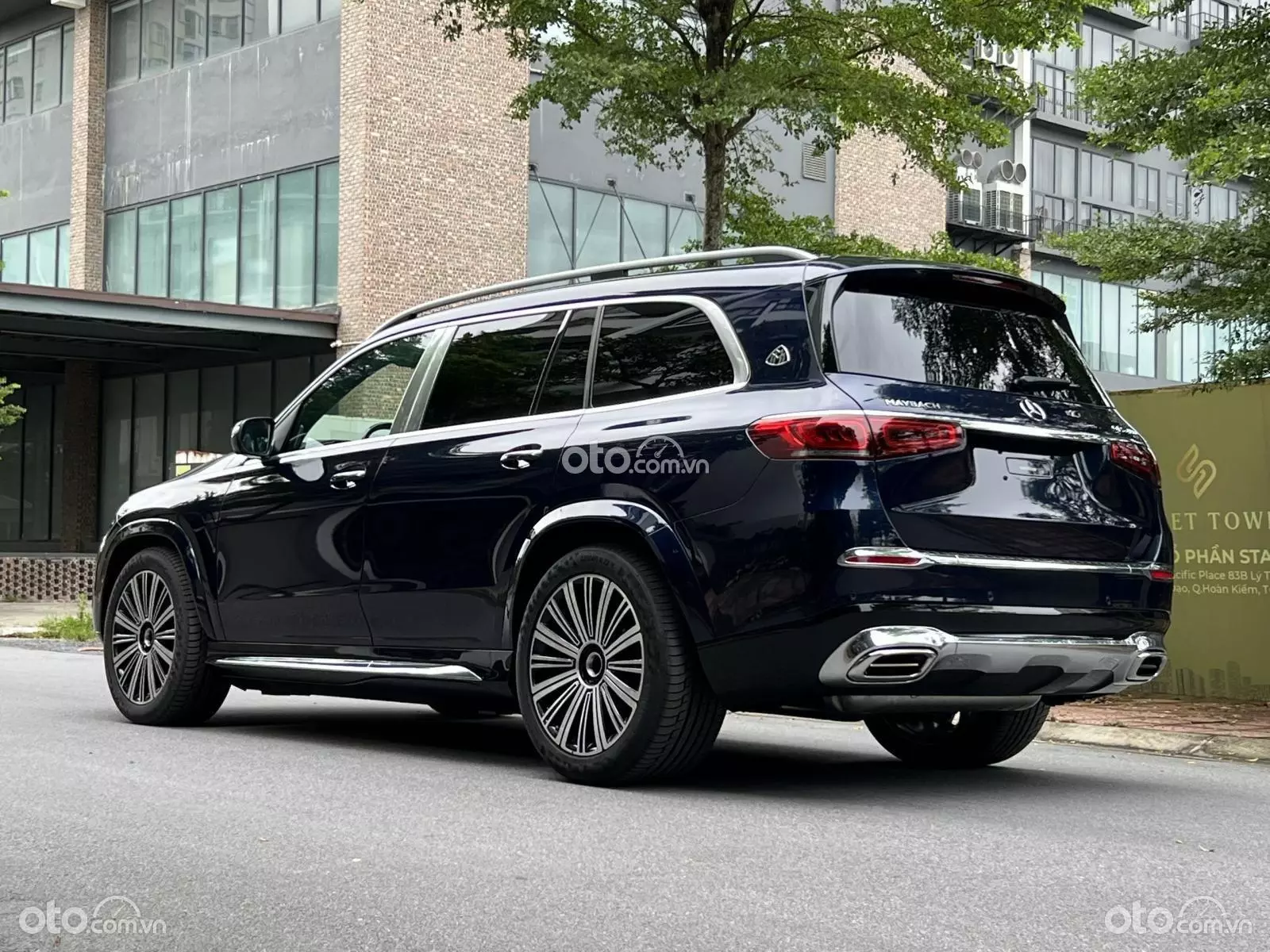 hông xe Mercedes-Maybach GLS 480 4Matic.