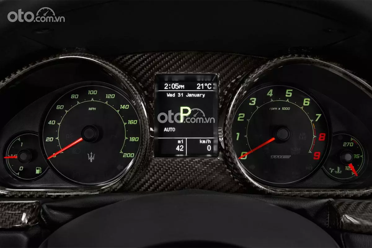 đồng hồ Maserati GranTurismo.