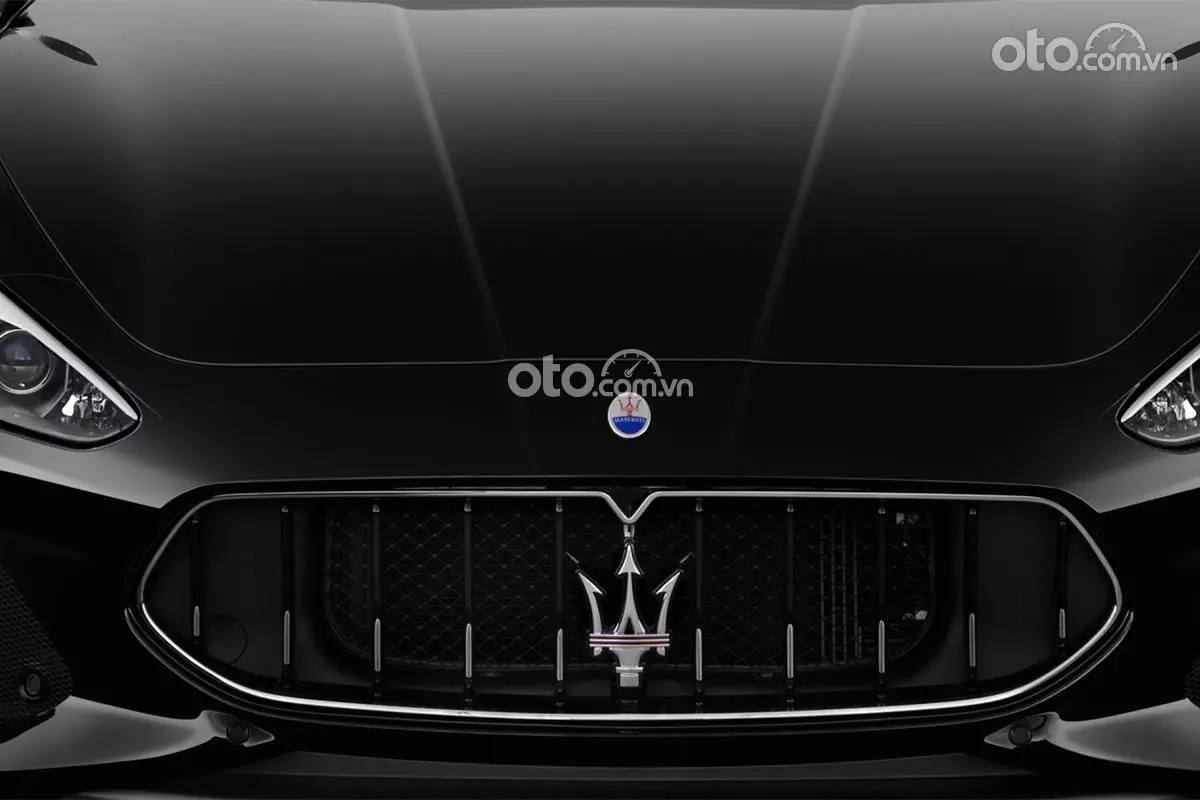đầu xe Maserati GranTurismo .