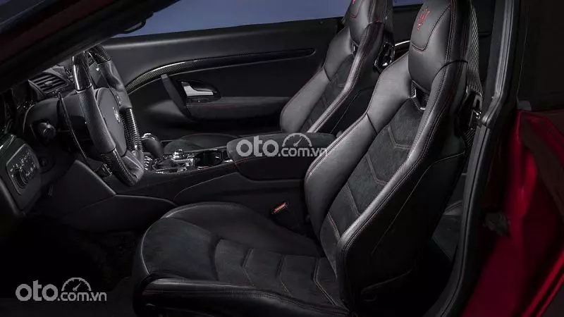 ghế xe Maserati GranTurismo.