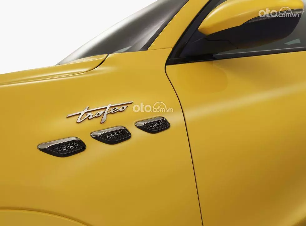 trang bị ngoại thất xe Maserati Grecale 2022.